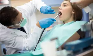 Dentysta na NFZ: Co jest refundowane? Pełna lista zabiegów