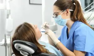 Dentysta widzi, czy palisz? Skutki nałogu dla Twoich zębów