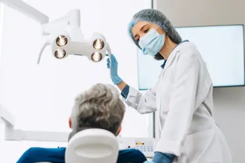 Dentysta może wystawić L4? Dowiedz się, kiedy i jak