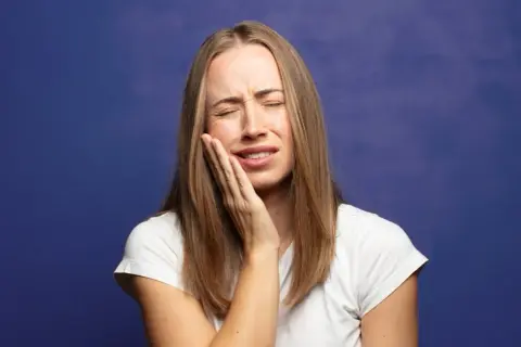 Ból zęba? Sprawdzone sposoby na ulgę i kiedy iść do dentysty