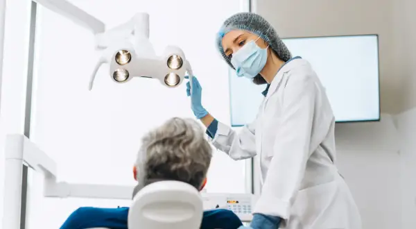 Dentysta może wystawić L4? Dowiedz się, kiedy i jak
