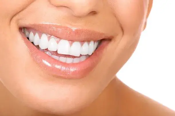 naturalny uśmiech do zdjęcia porady